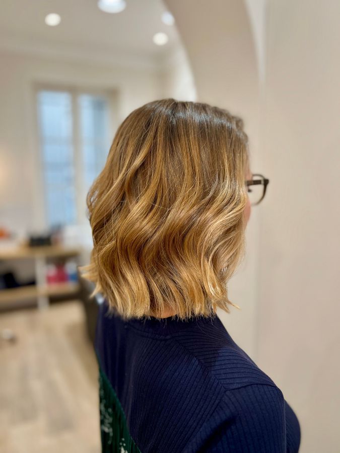 Coupe Signature Femme Cheveux Courts